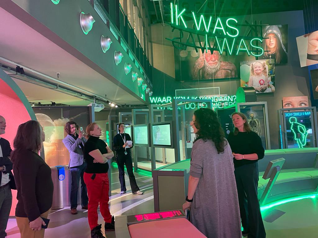 Vandaag met gedeputeerde <a href="/RosanKocken/">Rosan Kocken</a> op stap om mooie projecten te bekijken met steun uit het Econ. Herstel &amp; Duurzaamheidsfonds <a href="/ProvincieNH/">Noord-Holland</a> bij <a href="/NEMOamsterdam/">NEMO Science Museum</a> <a href="/OxvilleC/">Oxville Cinema</a> #museumOurHouse @MarjoSchlaman @LeonieKruisinga <a href="/C_en_O/">Cultuur+Ondernemen</a> #cultuurherstel