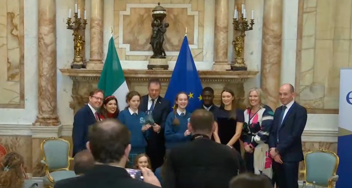 GCMN_MhaighNuad's tweet photo. BUAITEOIRÍ #MYEU50!!!!! 🎉🎉🎉🎉🎉🥳🏆 Polaiteoirí an todhchaí inár measc! #MnáNahEorpa #GCMN #oideachastríghaeilge 🇪🇺🇮🇪 @ThomasByrneTD @MichealMartinTD @UrsulavonderLe7 @Gaeloid @emireland @GaeilgeN @lawlessj @IsraelOlatunde5 https://t.co/V2sOqkmceZ