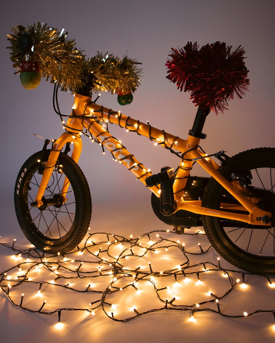BikeClub_UK's tweet photo. Who’s ready for Santa?
Our frame is full of Christmas cheer…and the extra weight is helping us work off the office mince pies 🚲 🌲
#Festive #Christmas #BikeSubscription #KidsBikes https://t.co/sMYDhQG9Zv