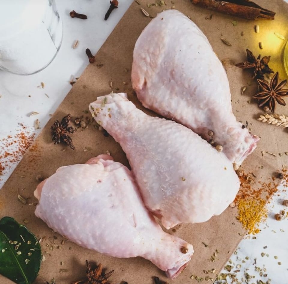 carnesprieto1's tweet photo. Lote de pollo .. JAMÓNCITOS 2 KILOS 7€ https://t.co/9b9HHE6R3Q