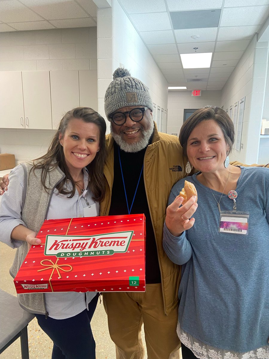 LoniLHodge's tweet photo. What a great day! Santa Claus (aka Mr. Stewart @Bert_Stewart685 ) brought donuts to @grantswoodcs ! We love our Irondale partners! @mooveintomath https://t.co/doI0lYMbMf