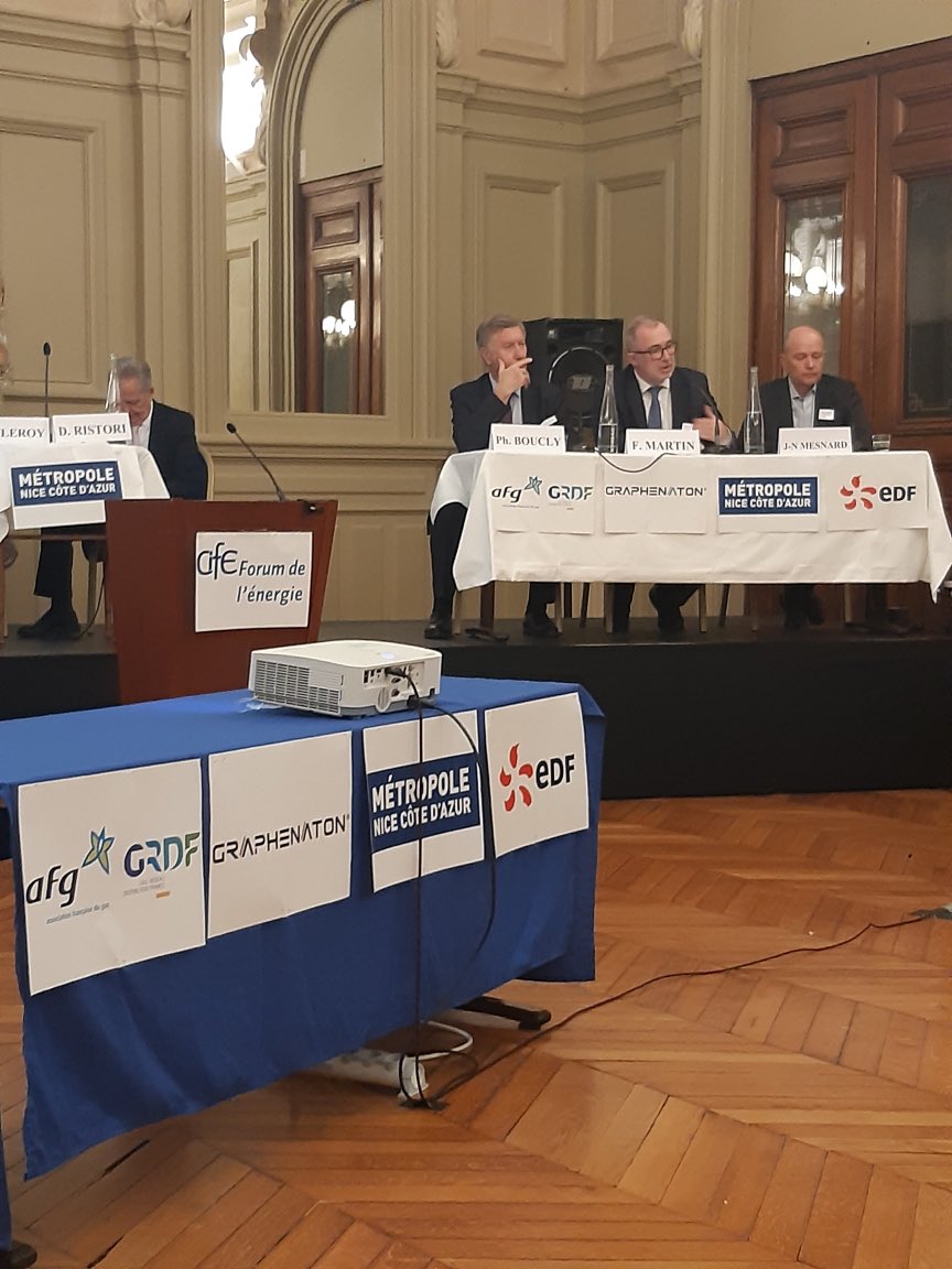 En direct du Forum Énergie 1 et 2 décembre à #Nice. L’indépendance énergétique et #transitionenergetique au centre des débats avec l’intervention de <a href="/FrederiMartin/">Frederic Martin</a> <a href="/GRDF/">GRDF</a> et <a href="/_JMLeroy_/">Jean-Marc Leroy</a>  @gazafg qui ont rappelé le rôle du #gaz et des #gazverts dans le système énergétique   Français