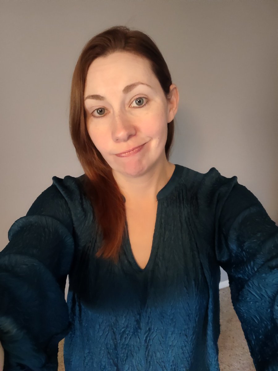 MollyMaeVO's tweet photo. I don't get gussied up often, but when I do, it's because my agent wants me to audition for an on screen roll 😅 #voiceactor #voiceover #audiobooks https://t.co/WTkrwo0UAm