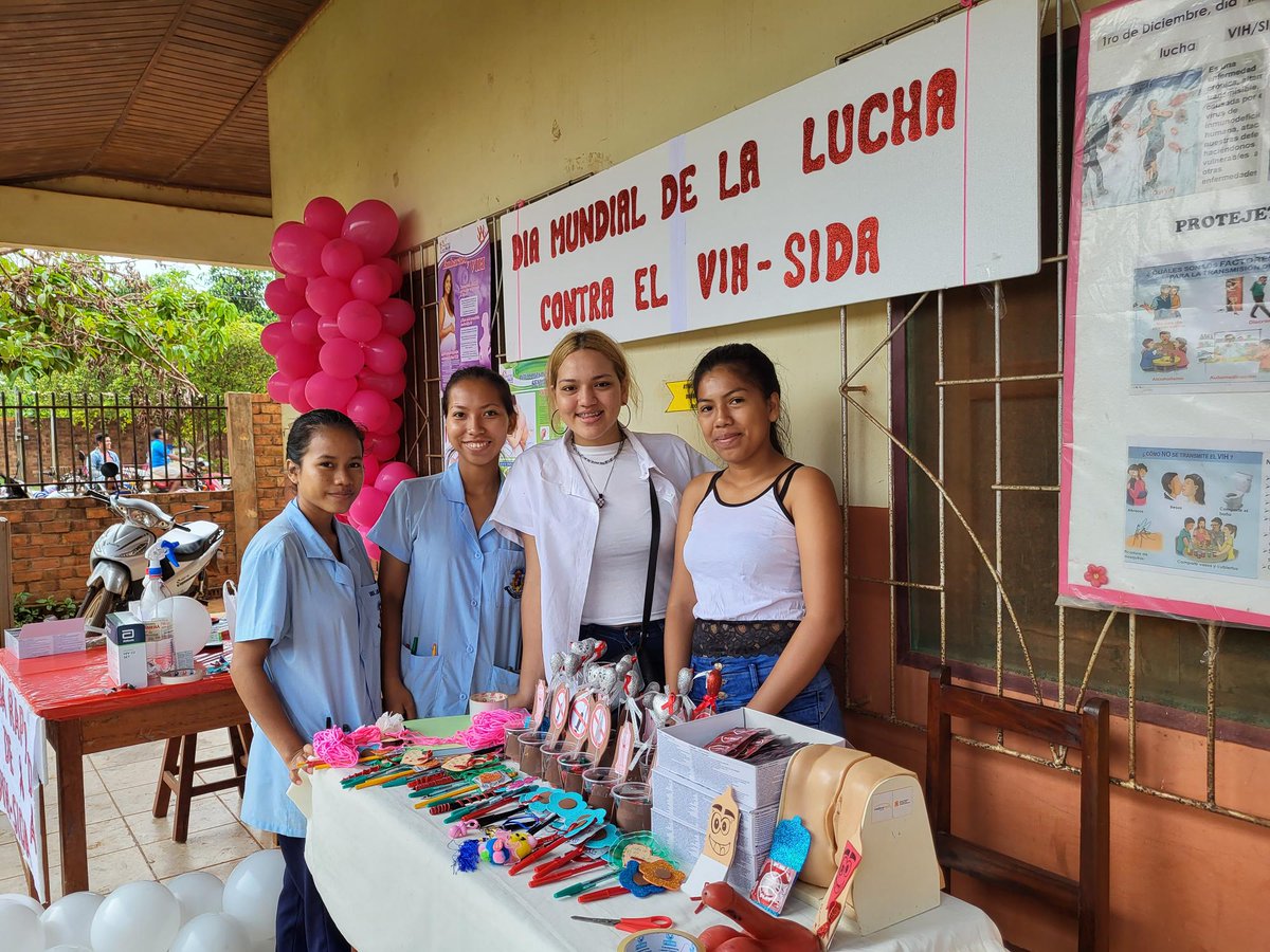 OxfamQuebec's tweet photo. L'équipe de #PouvoirChoisir, qui est en ce moment en #Bolivie, a visité 3 centres de #santé (soutenus par le projet) qui, à l'occasion de la #JourneeMondialeDuSIDA, donnent de l'information et offrent des tests de #dépistage gratuits.

https://t.co/UY8Ju7PASP https://t.co/rj1qip5SZh