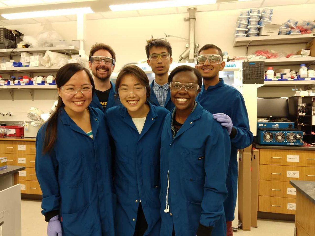 kathy liu (@liu_liu_lemon) on Twitter photo 4 years ago: undergrads with <a href="/zhenanbao/">Zhenan Bao</a>. Now: reuniting all as PhD students at #MRSFall2022 💃 4 years ago: undergrads with <a href="/zhenanbao/">Zhenan Bao</a>. Now: reuniting all as PhD students at #MRSFall2022 💃