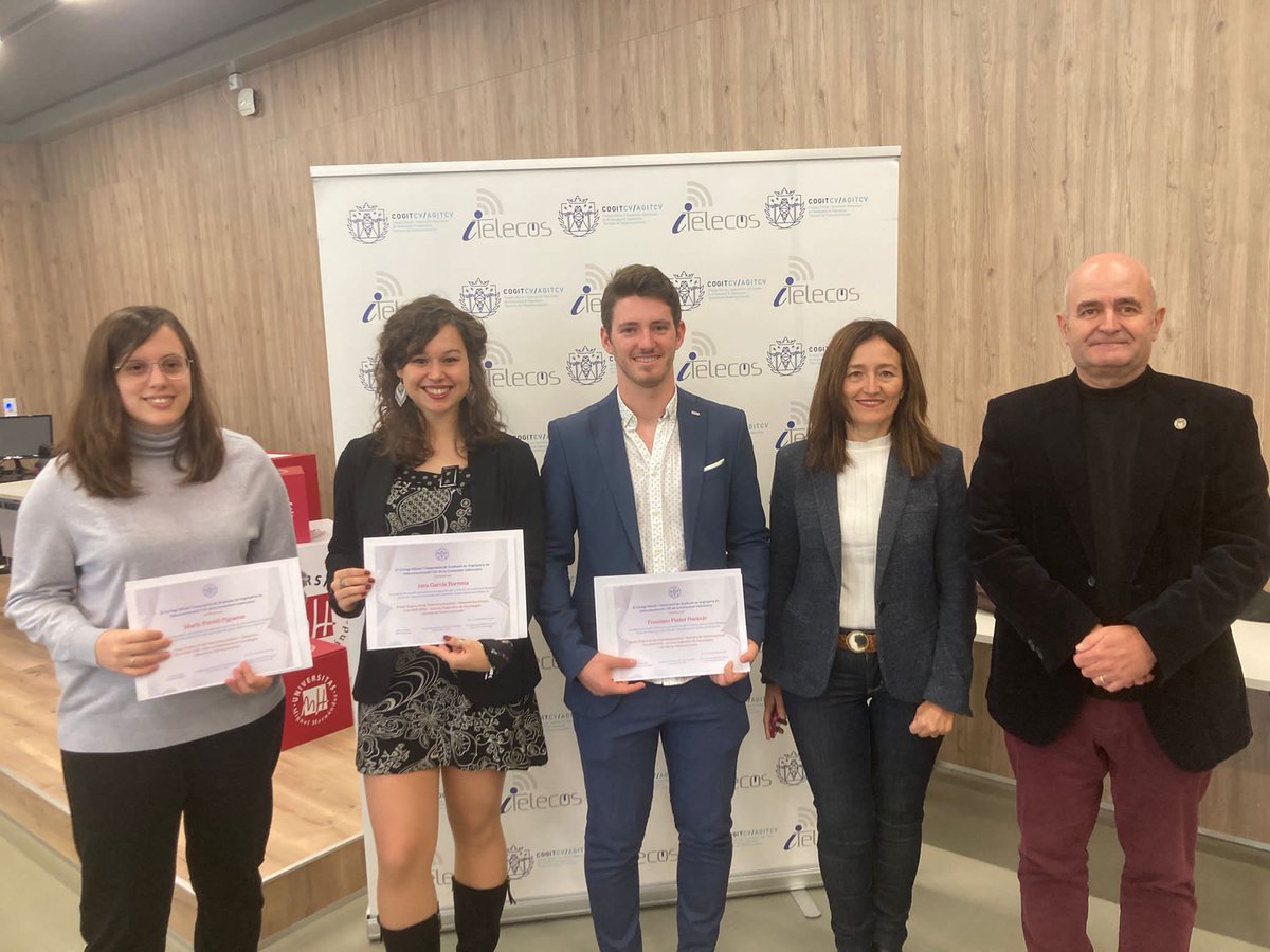 TelecoUPV's tweet photo. Enhorabuena a todo/as los alumnos/as premiados hoy en por sus #TFG en los #PremisEnginy2022
Imágenes junto al subdirector de empresas Francisco Ballester y la Directora Académica de #GITST Valery Narajo
@itelecos
@epse_umh
@UPVCampusGandia
@TelecoUPV
@ETSEUV
@EPSAlicante https://t.co/HCRM2fHsxB
