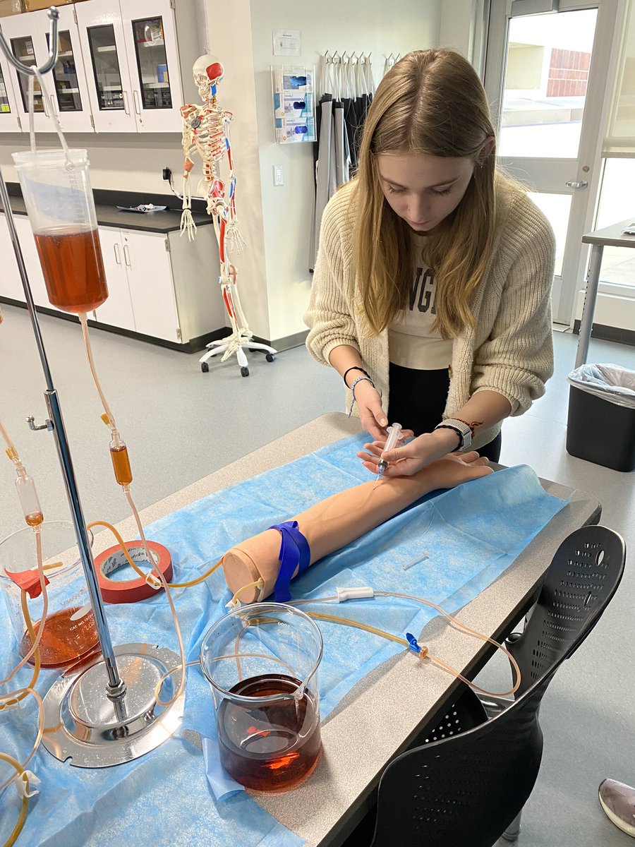 Biomed Students learning some phlebotomy on this chilly December morning! <a href="/MsD_BIOMED/">Laura Dziubinski 🤓🌻🏠</a> <a href="/PLTWorg/">Project Lead The Way</a> <a href="/ApprenticeDoc/">Dr. Monica</a> #MCHSbiomed <a href="/McHenrySci/">MCHS Science Department</a> <a href="/MCHS156/">McHenry</a>