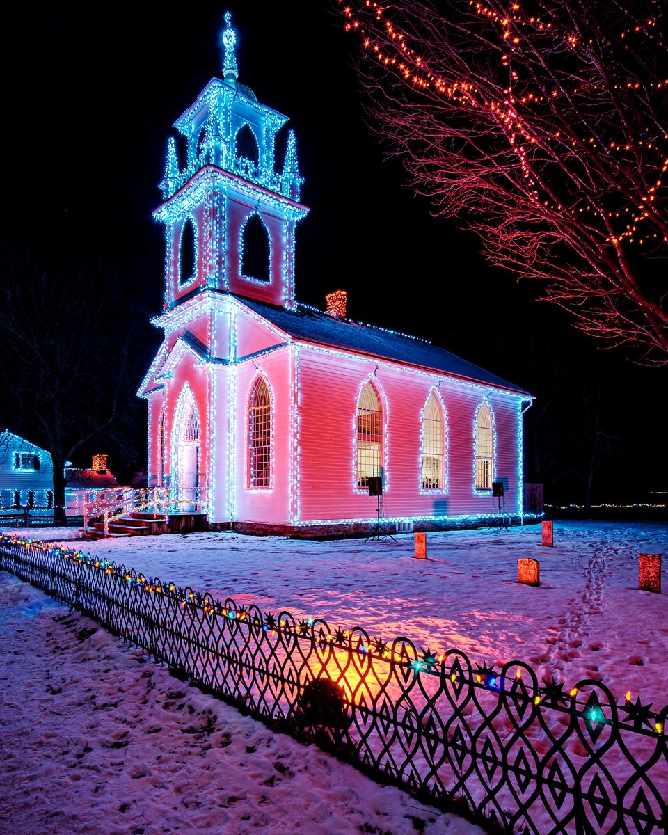 UpperCanadaVill's tweet photo. Cue the holiday music and pour us some egg nog because it's officially December 1st! Our winter event #AlightAtNight will be in full swing tonight and we couldn't be more excited! ❄🎄
Buy your tickets ➡ https://t.co/dhtcAvHLkC
📸: Lee Ladouceur https://t.co/2b6sxfukdG