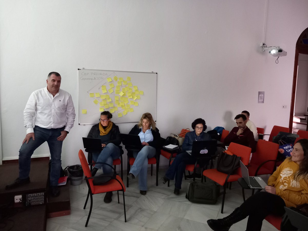 cepaxarquia's tweet photo. Comienzo de la primera sesión del curso:Diseño de Situaciones de Aprendizaje en Andalucía.Formación de formadores y formadoras con @olicasares en @cepaxarquia @cepaxarquia
@ManoliFM
@Mjbueno14
@EducaAnd
@educamalaga https://t.co/s6xmmhS9Wk