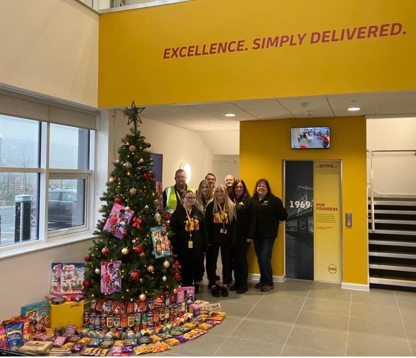 Huge thanks to Lee McMahon, Sean Carstairs, and the team at #DHLExpress Exeter for their generous donation to the Broadclyst Food Bank! We love working with you guys - always so community-minded and supportive! ❤️#gohelp #community #dhlexpress #topteamext #broadclyst #lovedevon