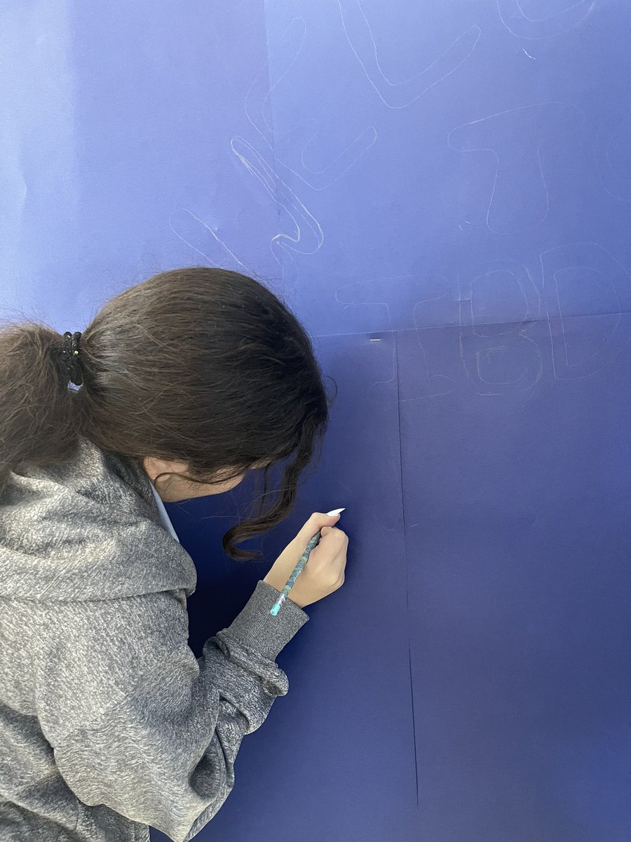 AzzamHanine's tweet photo. Grand merci aux apprenants de #IBDP1 classe de français B pour leur aide aux préparations de la porte ouverte menée aujourd’hui à l’établissement #hhhs #openhouse #ib @ChamandiHiba @dina_jradi @Hhhsinfo https://t.co/jk0oRE4wR0