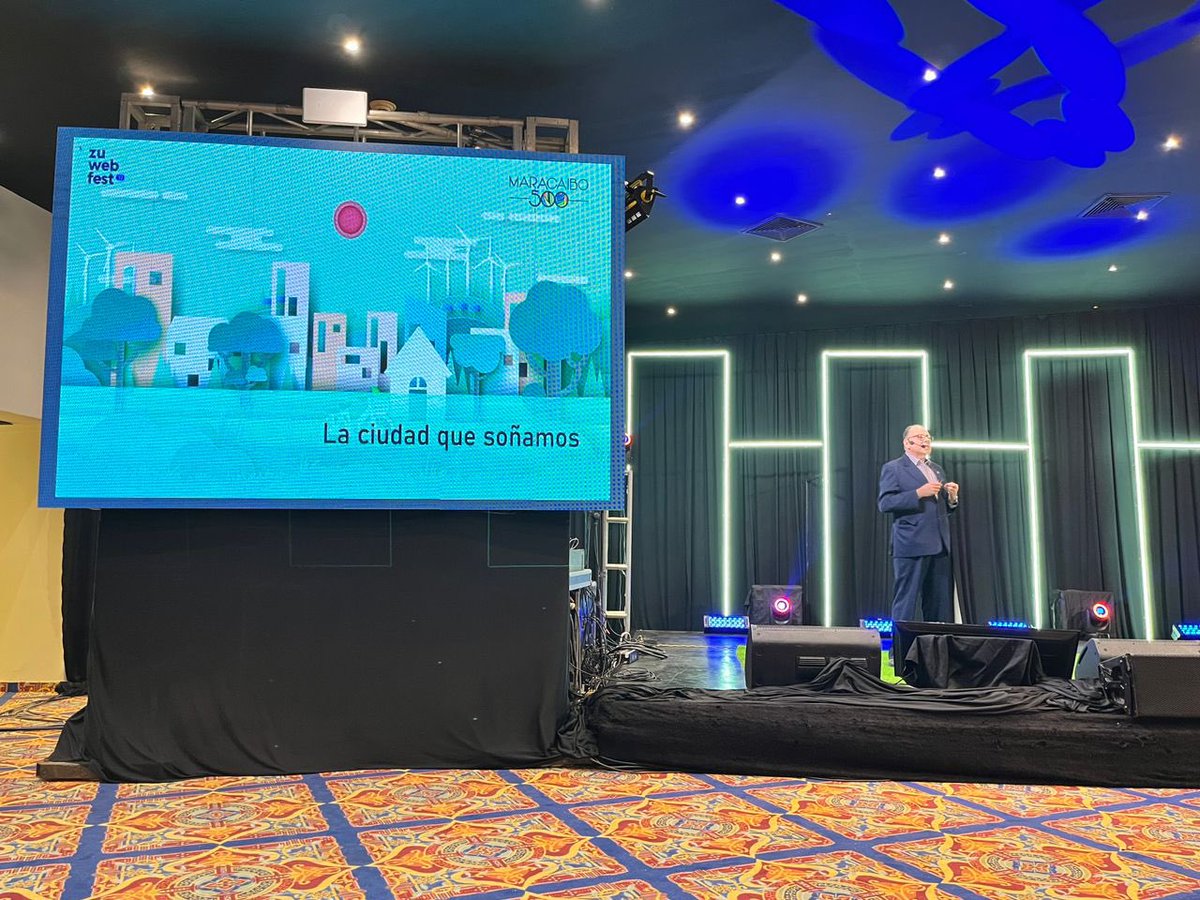Maracaibo500's tweet photo. Participación de nuestro director @EfrainRinconM en el #ZuWebFest22, en donde presenta el proyecto que busca hacer de Maracaibo, la primera ciudad inteligente de Venezuela. En el marco de los #500Años de su fundación.

#PorLaCiudadQueSoñamos https://t.co/Ib6BzLXOm3