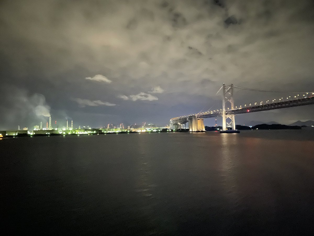 瀬戸大橋通過。だけどデッキには俺一人だけ。そりゃ寒いもんね

#瀬戸大橋　#フェリー