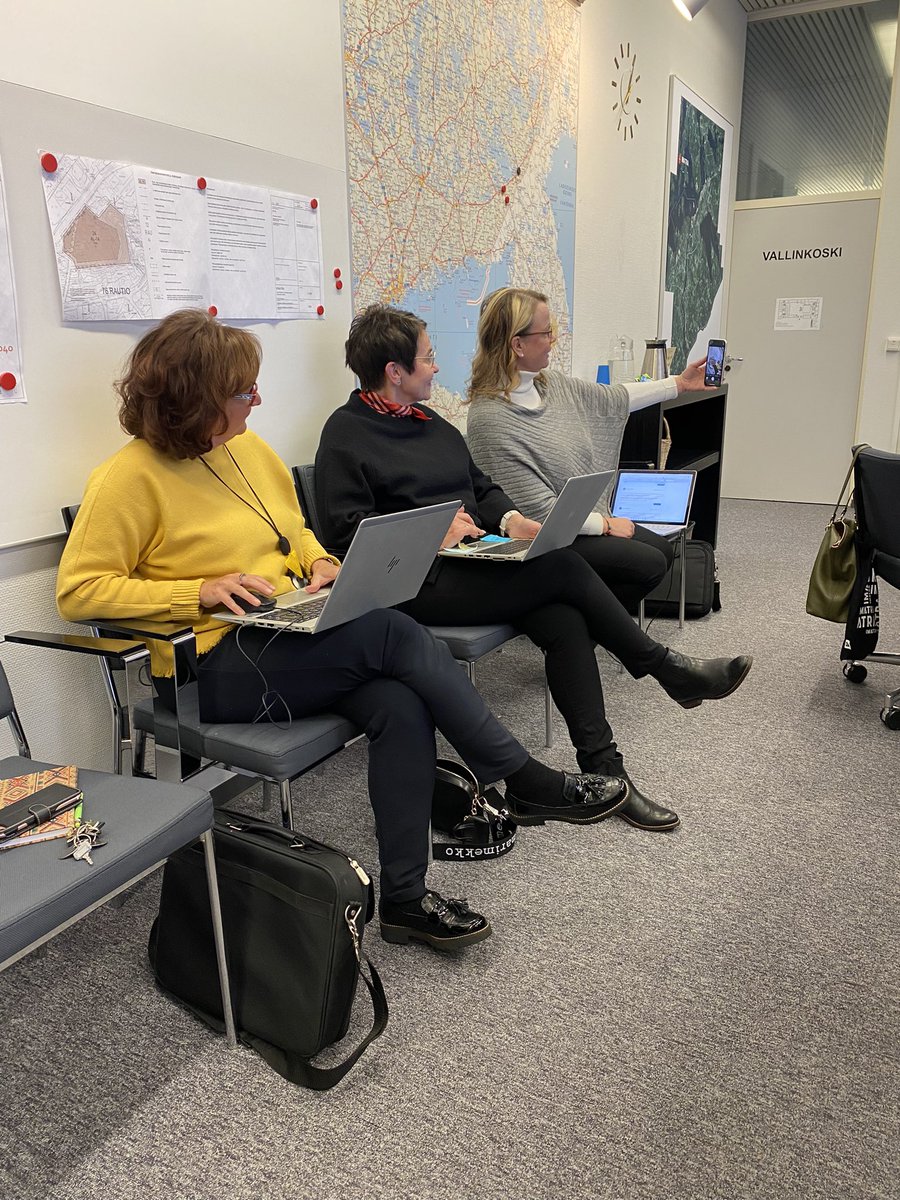 ArjaKujala's tweet photo. #Kaakko22 kahden päivän rutistus takana @Imatrankaupunki. Pelitilanteen hiljentyessä oli aikaa hoitaa myös sitä someviestintää🤗. Suuret kiitokset kaikille osallistujille. Unohtumattomia elämyksiä #varautuminen #turvallisuus https://t.co/lO9Q9af2iQ