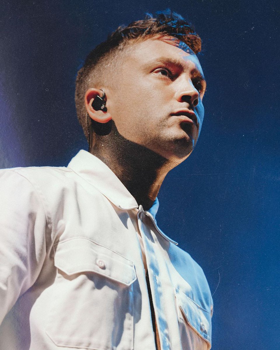 Gloria_Mechy's tweet photo. Happy birthday dear @tylerrjoseph... Thank you for existing and for saving so many lives, including me, we love you 💛
#TylerJoseph 
#twentyonepilots https://t.co/5t33p5g1m3