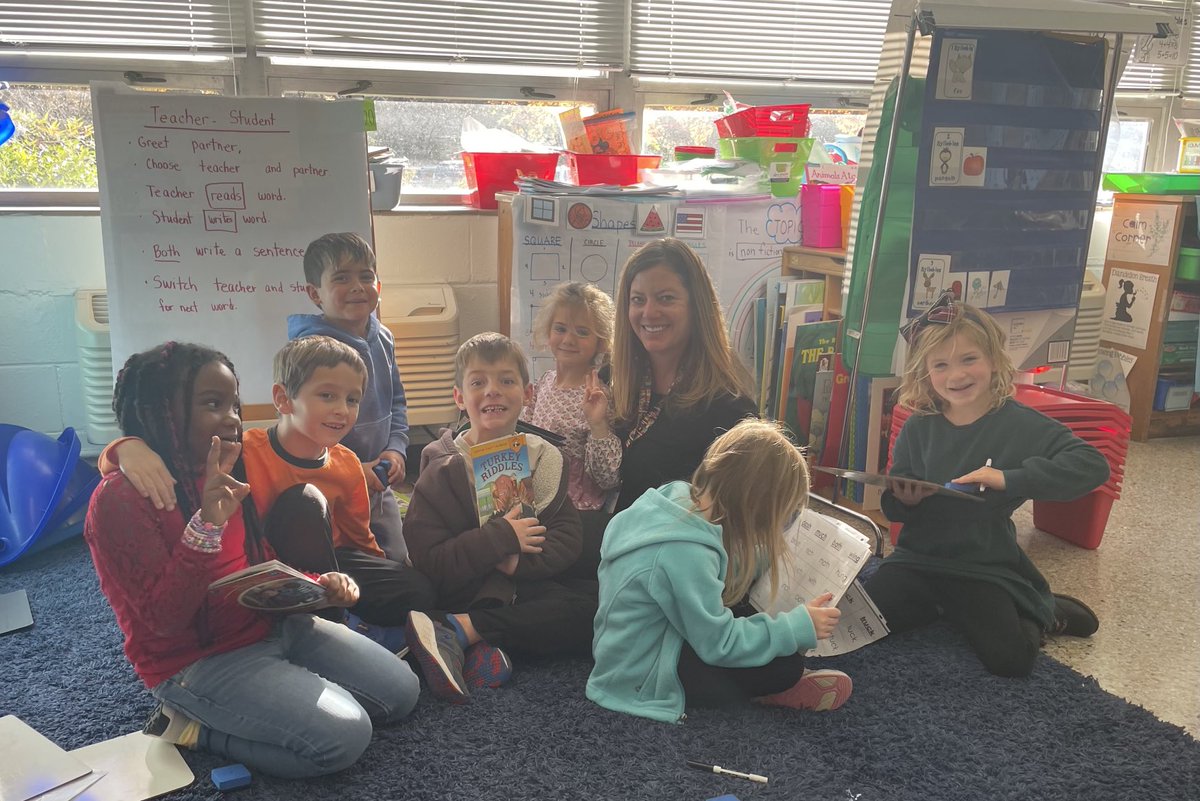 Kingston Firsties love our amazing EL teacher, Mrs.McNamara. She’s always supporting students. Can you see the joy?? I feel her joy and so do the kids!! ⁦<a href="/KingstonVBCPS/">Grant Baker</a>⁩ ⁦<a href="/kingston_vb/">VBKingston</a>⁩ ⁦<a href="/Sarah_AllardVB/">Sarah Allard</a>⁩