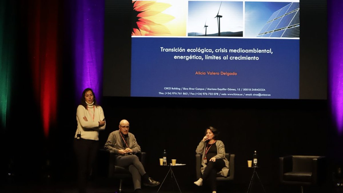 📸 Segunda jornada del 4️⃣ Congreso de Trabajo, Economía y Sociedad <a href="/fundacion1mayo/">Fundacion 1º de Mayo</a>

 👉 ✍🏻📱 #4CTES  

Síguelo en directo 👉 m.youtube.com/watch?v=lSUEfQ…

Mesa redonda 
Modera 
<a href="/saraacostalanga/">Sara Acosta</a>
Alicia Valero
Óscar Carpintero