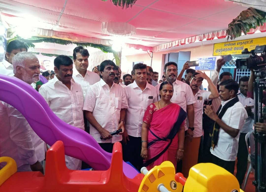 CMageshKumar6's tweet photo. #உதயம்_12 01.12.2022 காலை 10 மணி அளவில் நவம்பர் 27 - @dmk_youthwing செயலாளர் அண்ணன் @Udhaystalin அவர்களின் பிறந்தநாள் - மனிதநேய உதயநாள் முன்னிட்டு செ.கி.மா.இளைஞரணி சார்பில் கொளத்தூர் கிழக்கு பகுதி துணை அமைப்பாளர் எஸ்.தனசேகர் அவர்கள் தலைமையில் #அங்கன்வாடி_நலத்திட்டம் 1/2 https://t.co/4BhpsDirNL