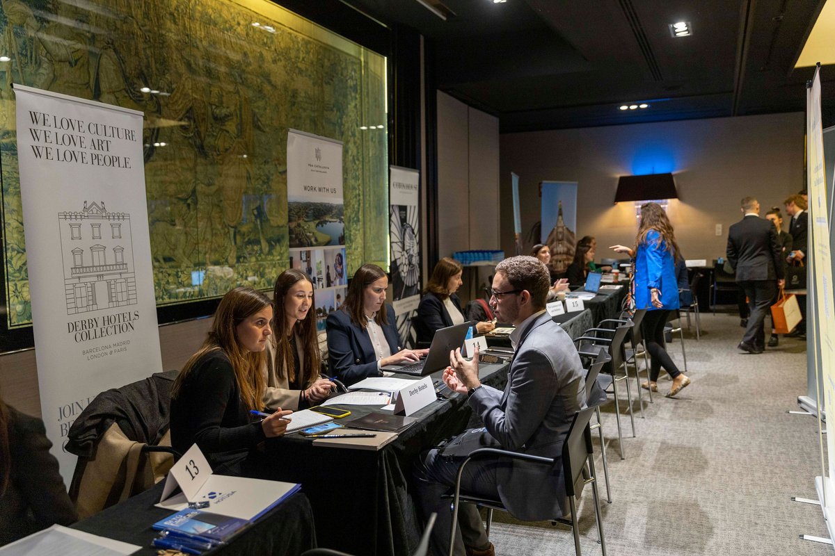 VatelMalaga's tweet photo. El 28 de noviembre, más de 100 empresas hoteleras nacionales e internacionales han venido a #VatelSpain en la búsqueda de nuevos talentos.  ¡Gracias a todos los que hicieron realidad la edición del #HospitalityRecruitmentForumVatelSpain2022! 👔  https://t.co/AjMP7N6JOy https://t.co/lNO3r3b35h