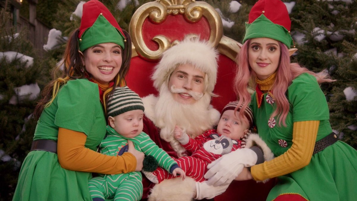 《신데렐라의 크리스마스》 ⭐️⭐️⭐️ 줄거리는 신데렐라 그대로라 특별할 거 없고 유치뽕짝 쿠소영화지만 나 이런 거 좋아하네..ㅋㅋㅋ 원앳탐...