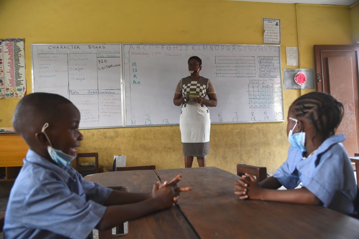 BBCAfrica's tweet photo. The Nigerian government has announced it will abolish the teaching of English in junior school. 

According to the new policy, the first six years of primary education will be in a local language.

What languages did you learn growing up?

👉🏾 https://t.co/oGyJkuoD2P https://t.co/78jgjSA8KV