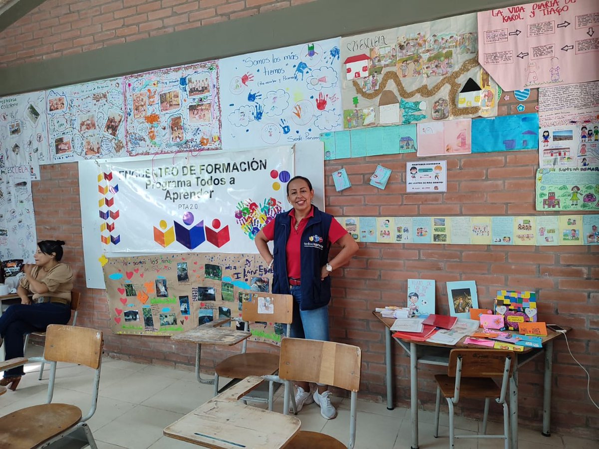 ALBAENIT's tweet photo. Celebracion 10 años PTA 2.0 y 40 años de movimiento pedagógico... IERD PATIO BONITO ANAPOIMA 2022. https://t.co/P9LwTZToMV