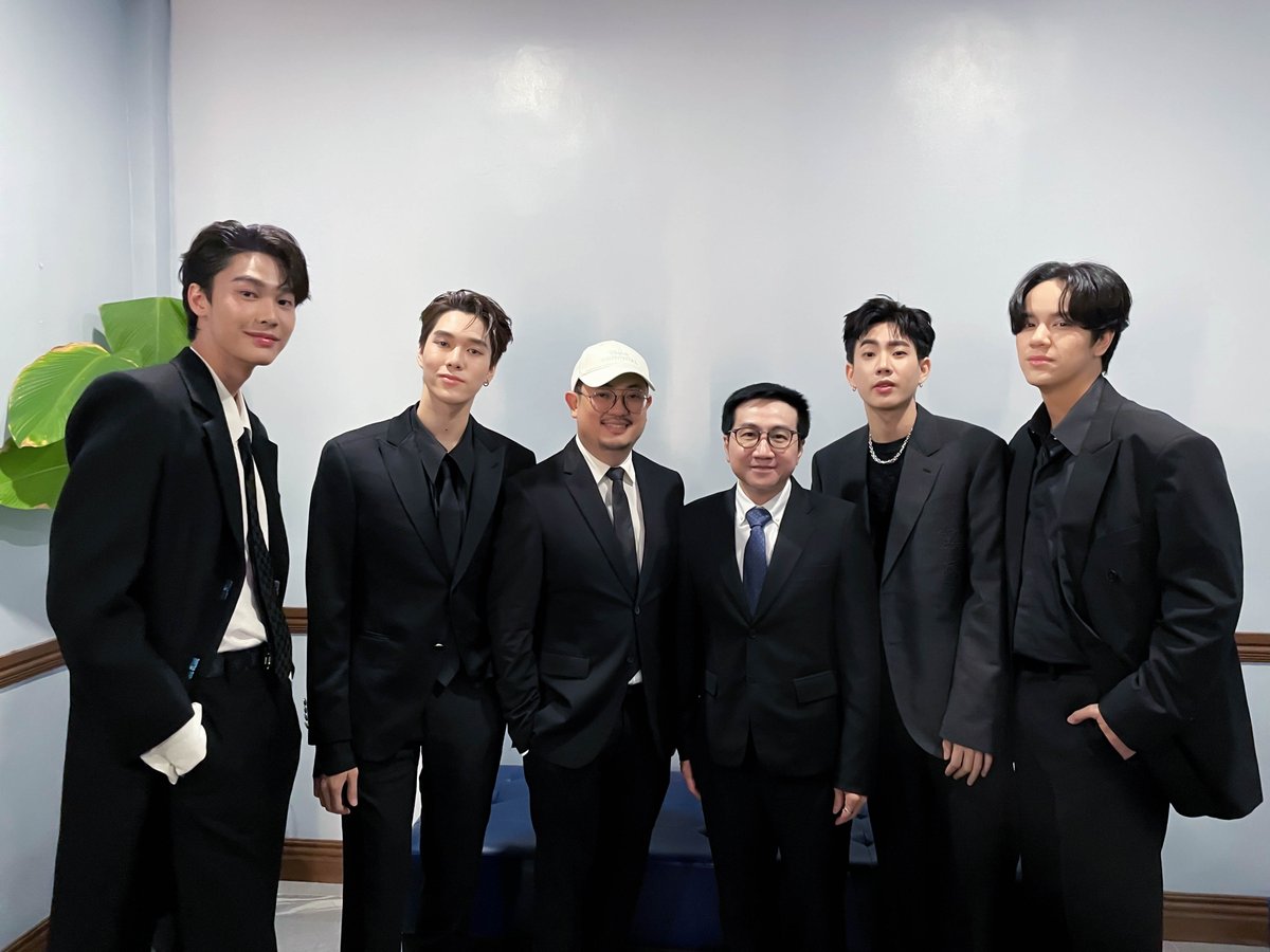 GMMTV's tweet photo. ���อนนี้ ออฟ, นนน, ดิว และ นานิ พร้อมแล้วกับงาน ATA 2022 ที่ประเทศฟิลิปปินส์
มาร่วมลุ้นรางวัลไปพร้อมๆ กันนะครับ 

#GMMTVxATA2022 
#27thAsianTelevisionAwards https://t.co/6m6iPk7zMl