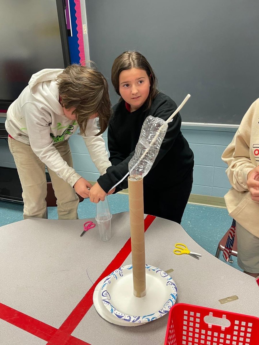 CrescentElm's tweet photo. Our 2nd and 5th graders worked together to build free standing towers in STEM class!

#serveleadinspire https://t.co/Ckyt0AdDpg