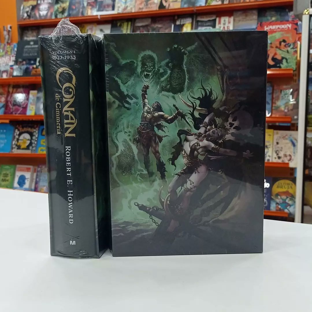 metropol_comics's tweet photo. Dos posibles #regalazos para estas #navidades: La nueva edición de lujo de las novelas de #ConandeCimmeria, de Ediciones Minotauro. , tomo 1 de 3 en su estuche con ilustración bestial de #EstebanMaroto; la adaptación a #novelagráfica de #LospacientesdelDoctorGarcía, la ⬇️⬇️ https://t.co/SEhjVHoevS
