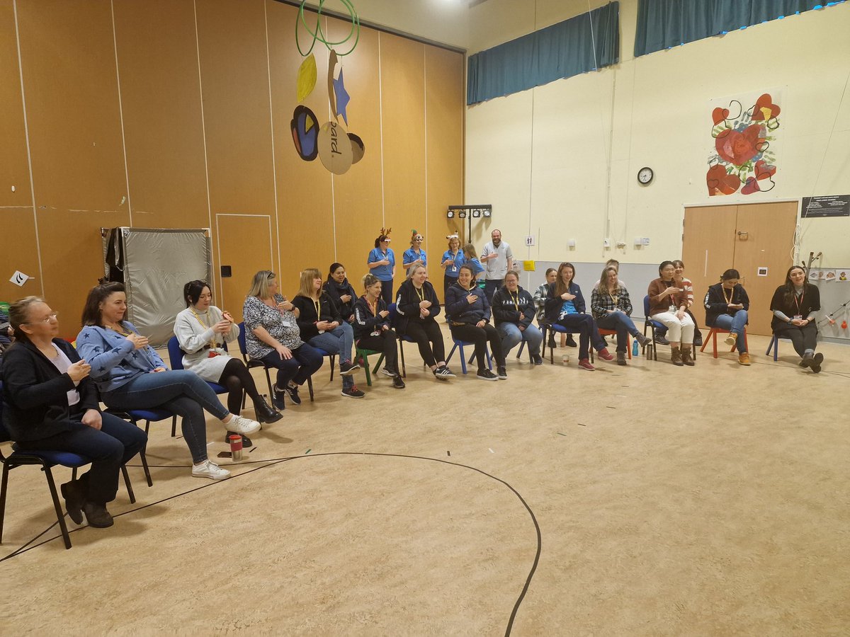 Team_Oaklands's tweet photo. It's December, we are all getting tired, but the staff @Team_Oaklands are always up for a bit of Signalong revision. Especially when it's followed by the first of our Christmas Karaoke sessions! #commitment #Christmas #Thursday #Edinburgh #gottaloveasingsong https://t.co/5E1Y8aXFrA