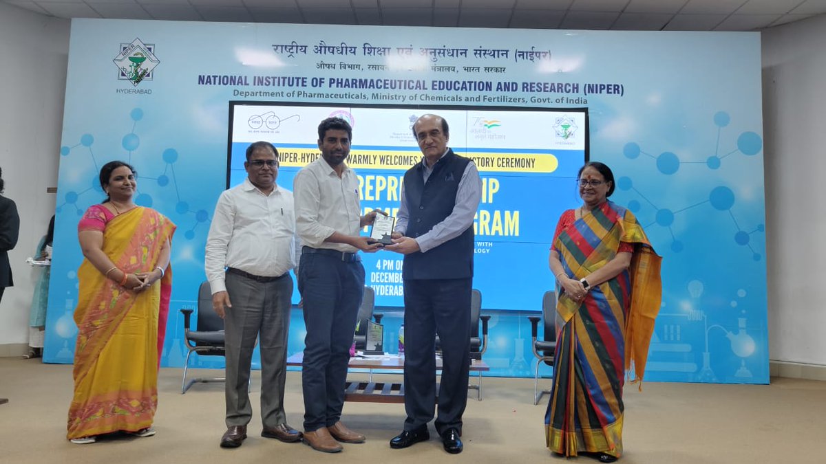 NIPERHyd's tweet photo. Valedictory Ceremony of #Entrepreneurship Development Program organized by @NIPERHyd in association with #TSCOST

Resource Persons receiving their certificates. 

@Pharmadept @mansukhmandviya @OfficeOf_MM @bhagwantkhuba #Entrepreneur #Entrepreneurs #StartupIndia https://t.co/C5auxDuxRl