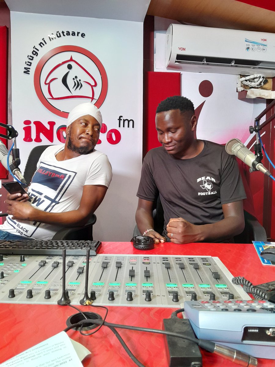 Baaaas,ni ithaa ria Cuacua, na Njuguna Wairimu na  Karwimbo 
Kuhiriria tugucanjamure,
Kaarribu sana,twaririe niwe twetereire 
#Cuacua 
#INOOROFM