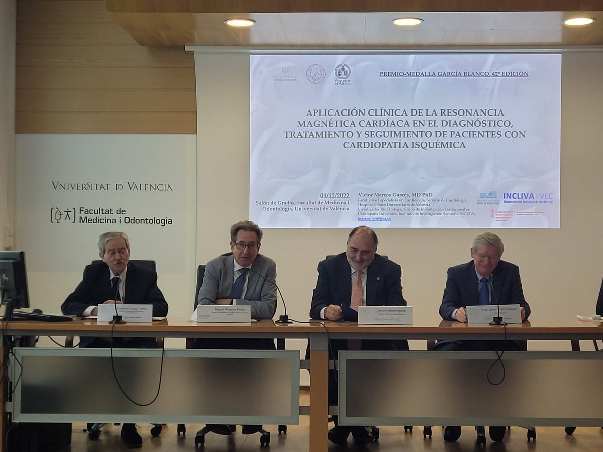 GVAsanitat's tweet photo. 📷🏅 El conseller Miguel Mínguez assisteix a l'acte de Lliurament del Premi-Medalla García-Blanco al doctor Víctor Marcos Garcés, celebrat a la Facultat de @medicina_uv https://t.co/hltSJMzaXT