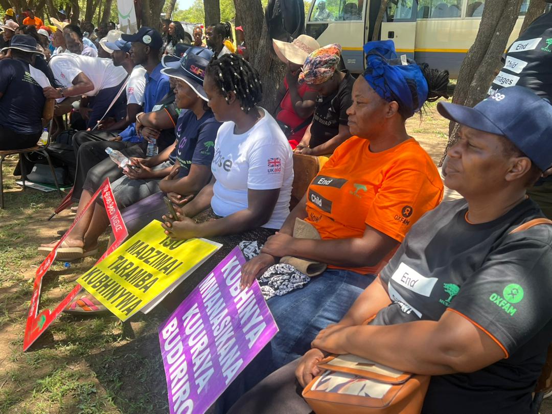 MUSASAZIM's tweet photo. #Today The stage is set! #16DaysOfActivismAgainstGBV Commemorations in #Mwenezi. Raising awareness is critical to end #GBV. Knowledge is power! Communities can decide to STOP GBV together ( Toose semhuri) supported @OxfaminZim #SafeCommunities #Ecorys @UKinZimbabwe https://t.co/HZ4gWmabTG