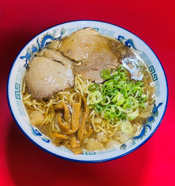 keepsharp1091's tweet photo. 尾道ラーメン🍜ケンミンショーで紹介されとる！
#尾道ラーメン #秘密のケンミンSHOW極 #ケンミンショー #背油 #ご当地フード #シメ #地元 https://t.co/c8JeCnU3Td