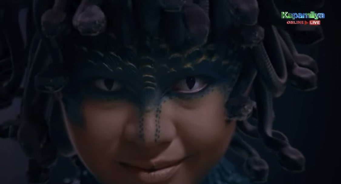 AltheyuhMoves's tweet photo. Valentina/Regina is so consumed with power.  That someone who we once knew as one of the most good hearted people has been completely corrupted by power and her obsession with Darna. Janella plays her with this Joker-like, deranged quality. #DarnaSnakesonWar
DARLENTINA GRUDGES https://t.co/Sys5D4GFsa
