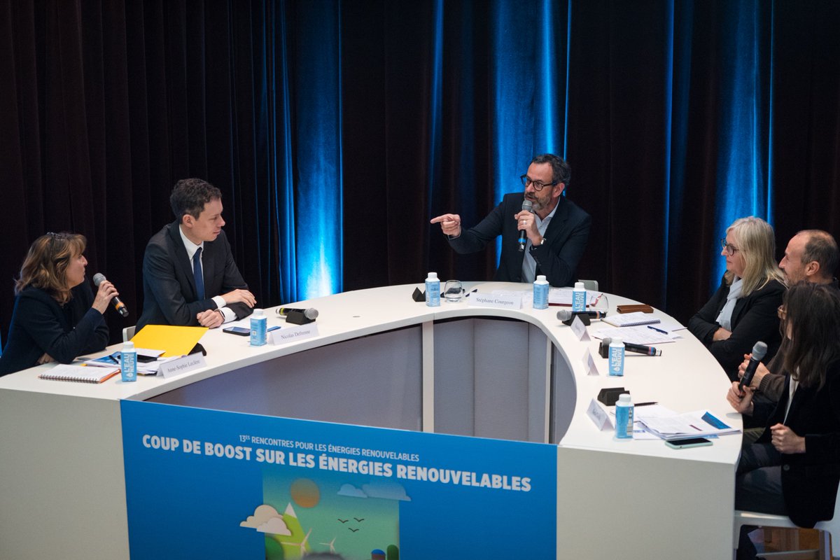 NicolasDefrenne's tweet photo. L'acceptabilité de la #transitionénergétique était discutée lors des 13è #JournéesENR organisées par @BouryTallon. Les échanges animés démontrent l'importance du sujet. Une économie circulaire respectueuse de l'intérêt des territoires consolide l'appropriation citoyenne des #ENR. https://t.co/XCH22ZAQHk