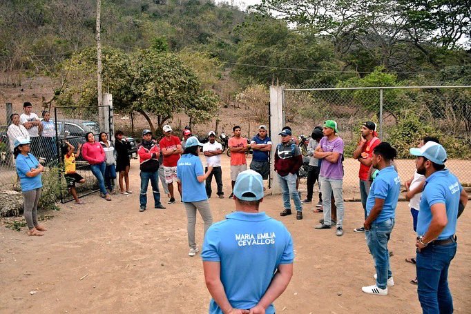 MaEmi_Cevallos's tweet photo. Apoyaremos a la juventud de Jama, fomentando el deporte. Construiremos canchas y espacios para desarrollar la actividad. Juntos podemos lograrlo! 🤚✋

 @Leo_OrlandoA @MashiRafael 
#MariaEmilia2023 #RC5 #Jama #Revolucionciudadana https://t.co/IBrzAq8ESM