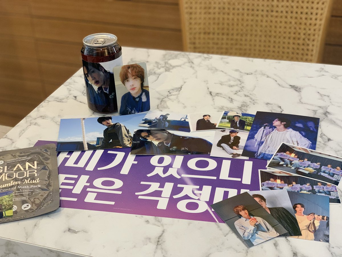 fly_BTS_9's tweet photo. 🐹𝟚𝟘𝟚𝟚 𝐇𝐀𝐏𝐏𝐘𝐉𝐈𝐍𝐃𝐀𝐘🐹
12/1 오늘부터 달려보자🏃‍♀️카페동네~😁너무 행복했어요💜울 석진이 특전 이쁘고 뽑기 만원치 해서 1등,4등,5등8개🤣정말 감사드립니다🙇🏻‍♀️(석진아 생일 축하해🎉)
@nimodream 
#나의_우주가_돼_준_김석진
#나의우주비행사_김석진 https://t.co/JSgrsDqzOd
