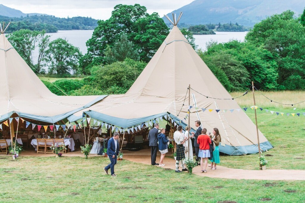 @derwentwaterindependenthostal #teepeewedding #weddingday #weddingbreakfast #lakedistrict #lakedistrictweddingphotographer