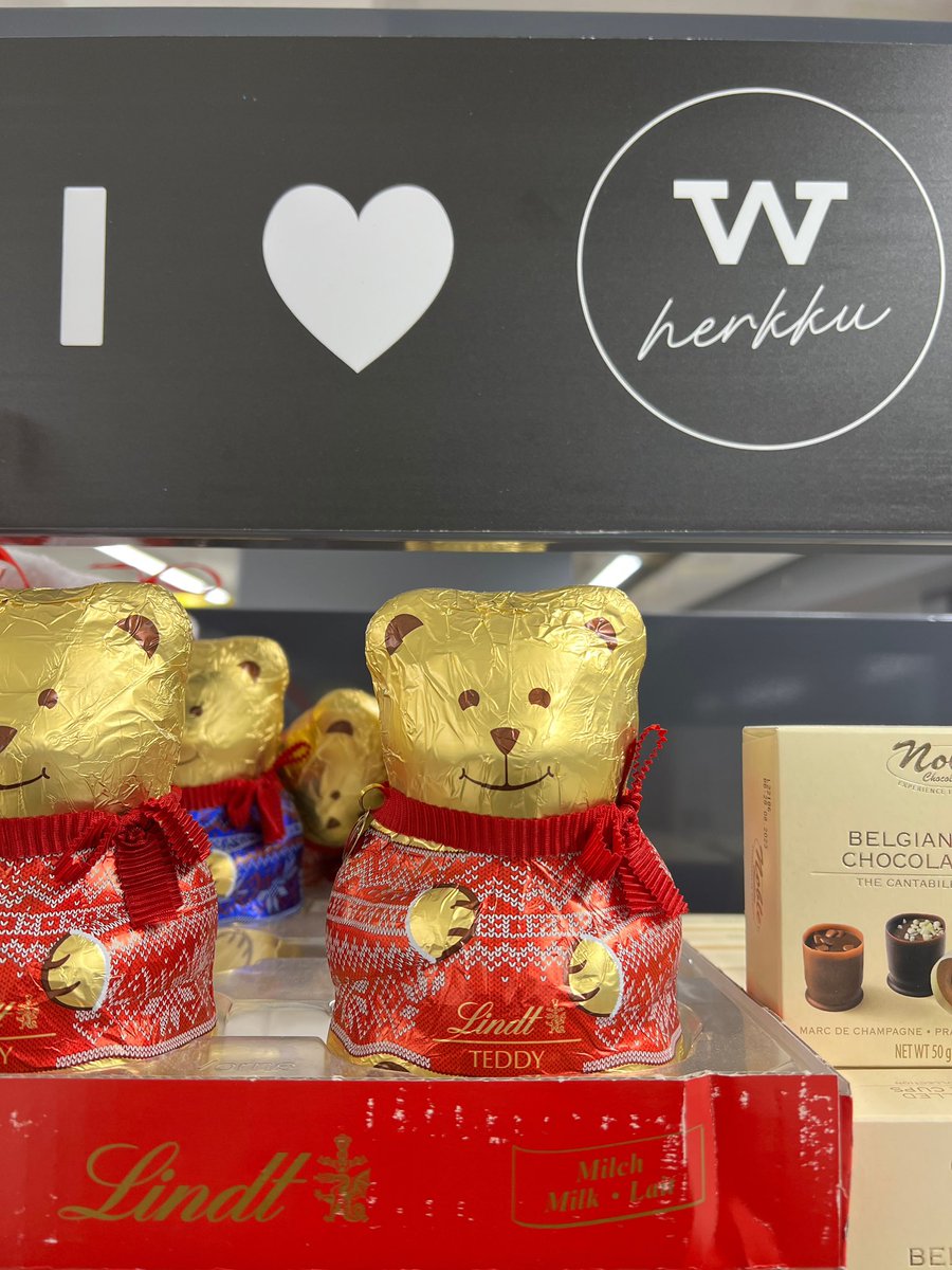 AnttiHeikkinen's tweet photo. S-Market Wiklund Herkku on nyt täysin uudistettuna auki. Iso kiitos tiimille hienosta työstä ja tervetuloa tutustumaan! Samalla juhlittiin Wiklundin 2-vaiheen valmistumista,seuraava kehitysvaihe jo silmäkulmassa. Elinvoimainen ydinkeskusta on kaikkien etu #wiklund #wikke #turku https://t.co/7qJNlXjlxz