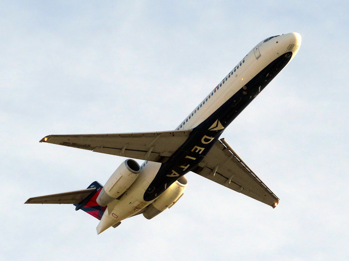 PNS_Spotter's tweet photo. .@Delta B717-200 @ATLairport 11/20/22 #Planespotting #AvGeek #MD95 https://t.co/J32IuaLEPA