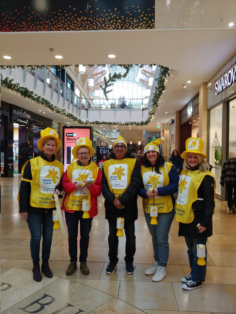 Today we have the team from <a href="/AskNationwide/">Nationwide</a> collecting for <a href="/MarieCurieCymru/">Marie Curie Cymru</a>  in <a href="/StDavidsCardiff/">St David's Cardiff</a> thank you so much, they are rocking the hats!