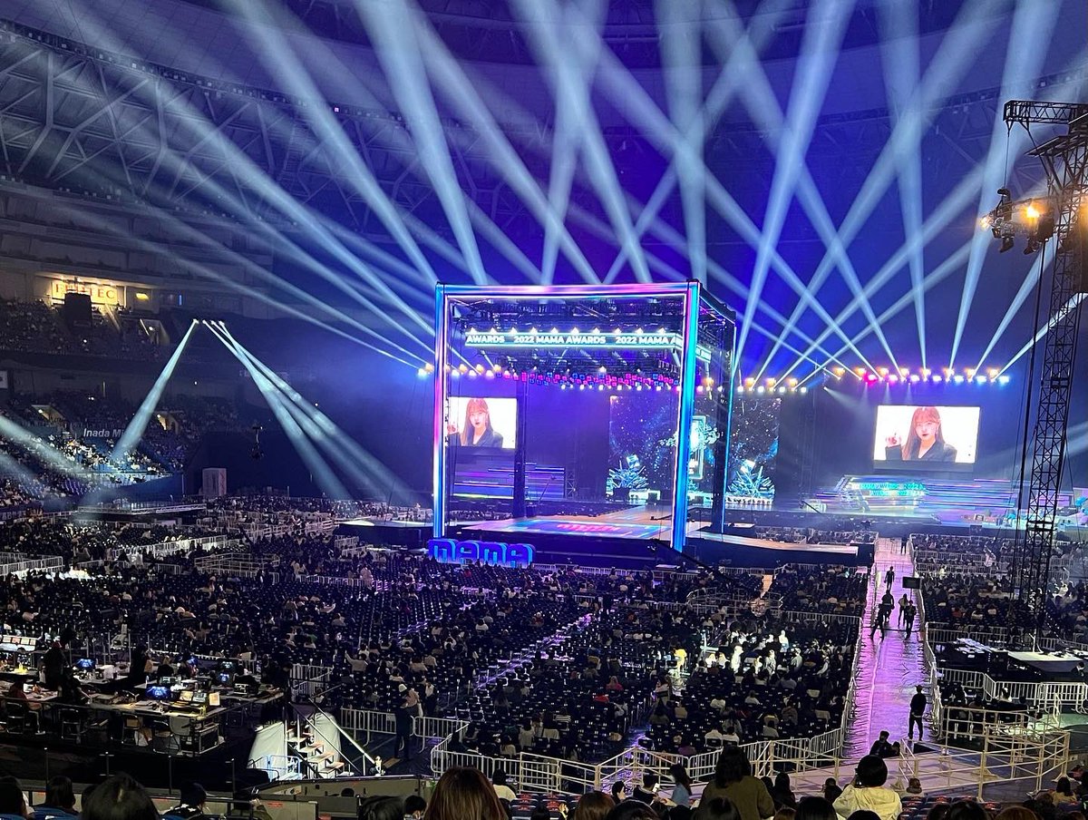 LINUS9001's tweet photo. 오랜만에 
솔로 아티스트　J-HOPE를 보고왔어 
왠지 감회가 깊었다
#2022MAMAAWARDS 
#JHOPEatMAMA2022 
@bts_bighit https://t.co/Kd2gUcmbiC