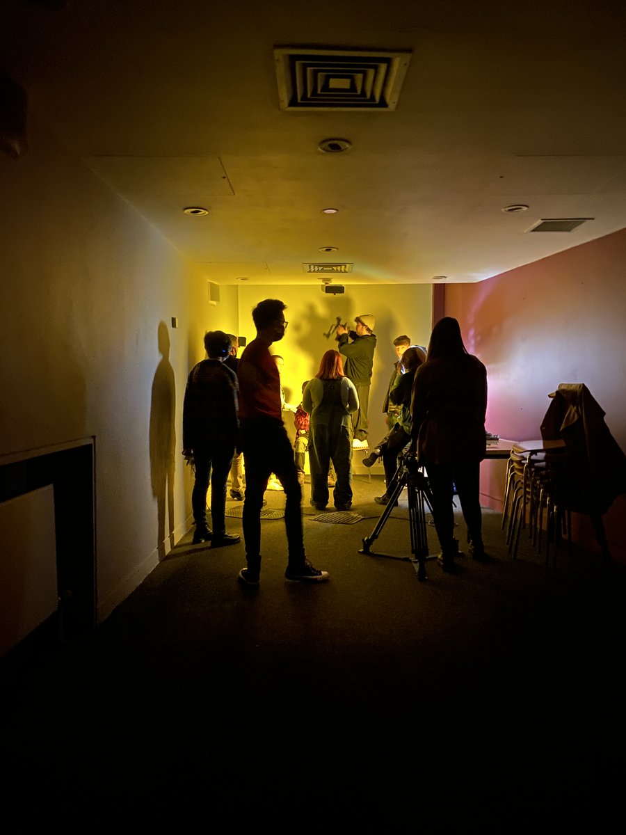Loungetrip_'s tweet photo. calling all young filmmakers! we’re looking to screen a couple of short films made by under 25s before our screening of eternal sunshine of the spotless mind @broadwaycinema next february. https://t.co/eIryWUvAbx