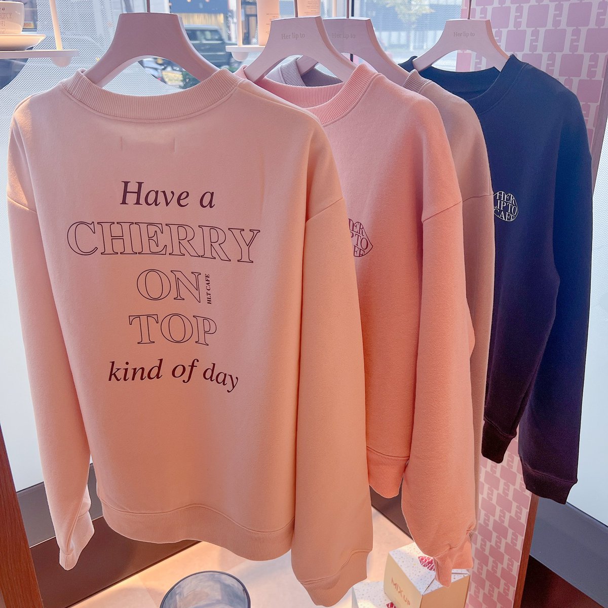 Her lip to CAFE 💋 W Osaka MIXup ☕️ 欲しかったスウェットと