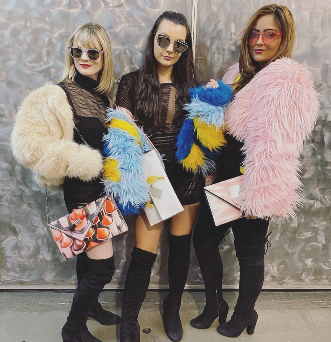 Oldie but goodie! Bring some drama to your next Christmas party 🚨😍 faux furs and prints for days in my <a href="/etsy/">Etsy</a> shop!  Treat yo’self!

etsy.com/shop/ClothesHo…