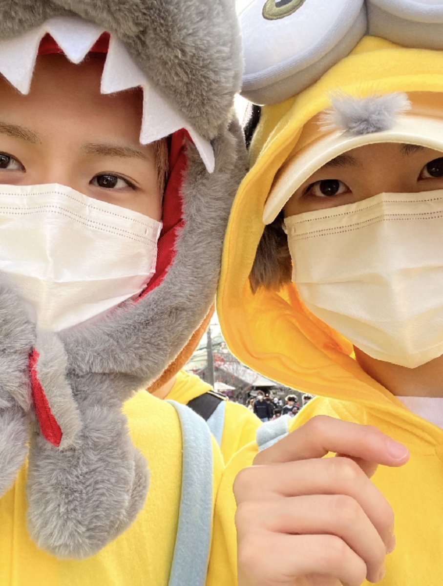 asahiflare's tweet photo. idol                                       manager https://t.co/y4Txx9S300