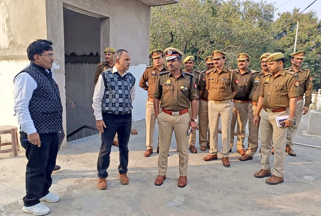 नवागंतुक पुलिस महानिरीक्षक प्रयागराज रेंज प्रयागराज द्वारा परिक्षेत्रीय कार्यालय का कार्यभार ग्रहण किया गया एवं कार्यालय के विभिन्न शाखाओं का भ्रमण/निरीक्षण किया गया।
