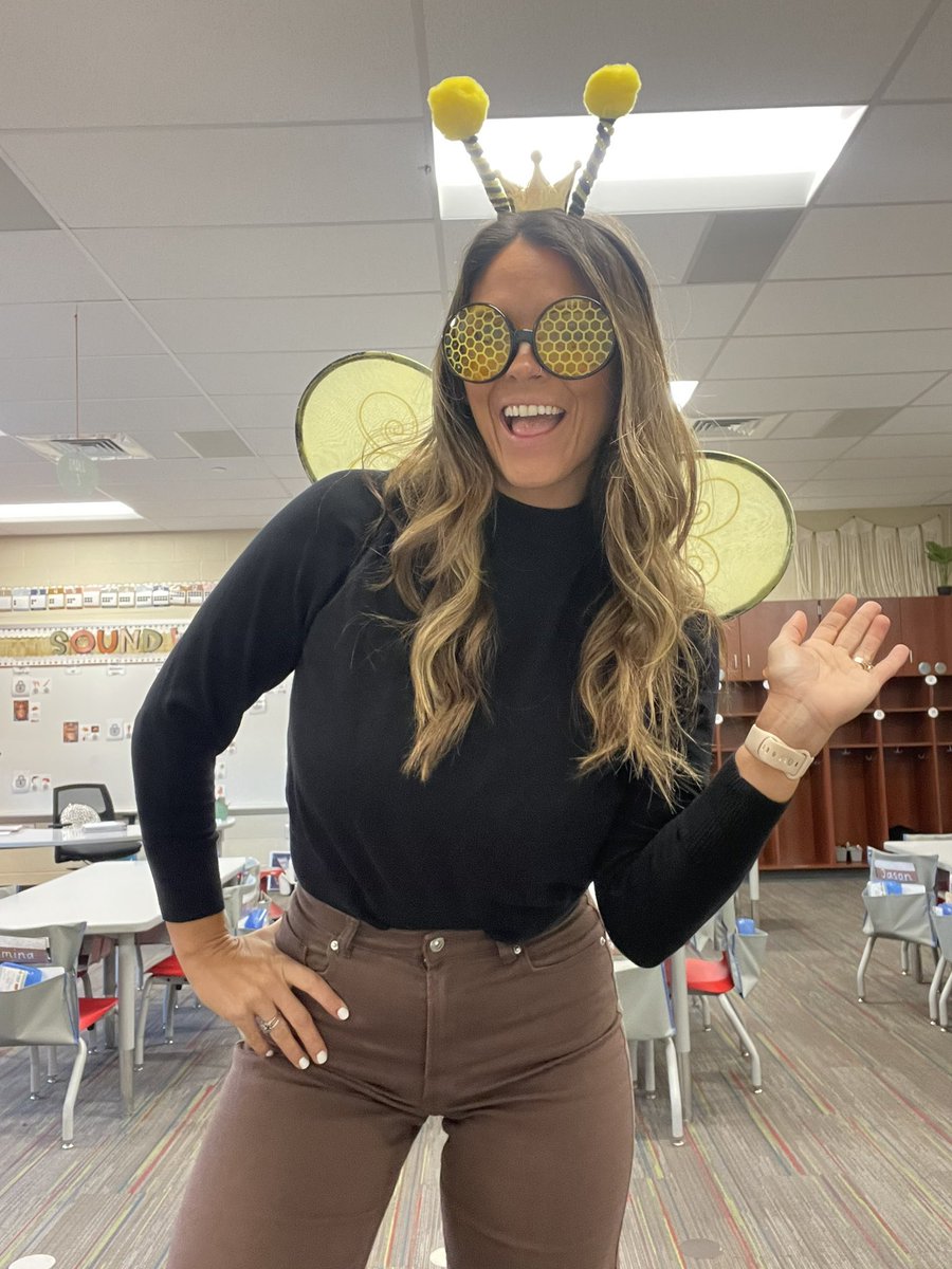Devin Stanford (@mrsdstanford) on Twitter photo Polly the Honeybee is ready for Knowledge today! Flower tours for everyone! #CKLA #Amplify <a href="/CVSDElementary/">Elementary Education</a> 🐝 Polly the Honeybee is ready for Knowledge today! Flower tours for everyone! #CKLA #Amplify <a href="/CVSDElementary/">Elementary Education</a> 🐝